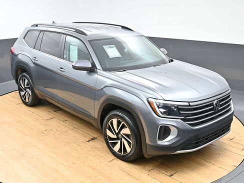 Used 2025 Volkswagen Atlas SE FWD image 45