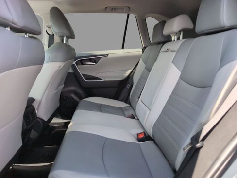 Used 2022 Toyota RAV4 XLE Premium AWD/4WD image 36