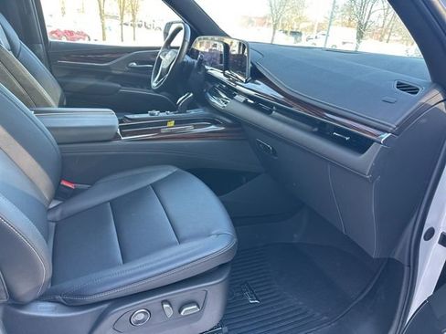 Certified 2024 Cadillac Escalade Luxury w/ LPO, Floor Liner Package image 31