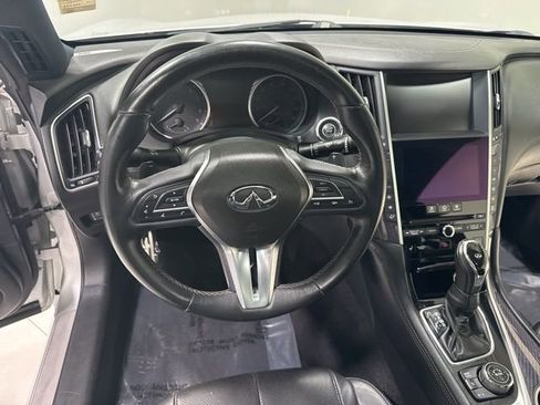 Used 2017 INFINITI Q60 Red Sport 400 image 15