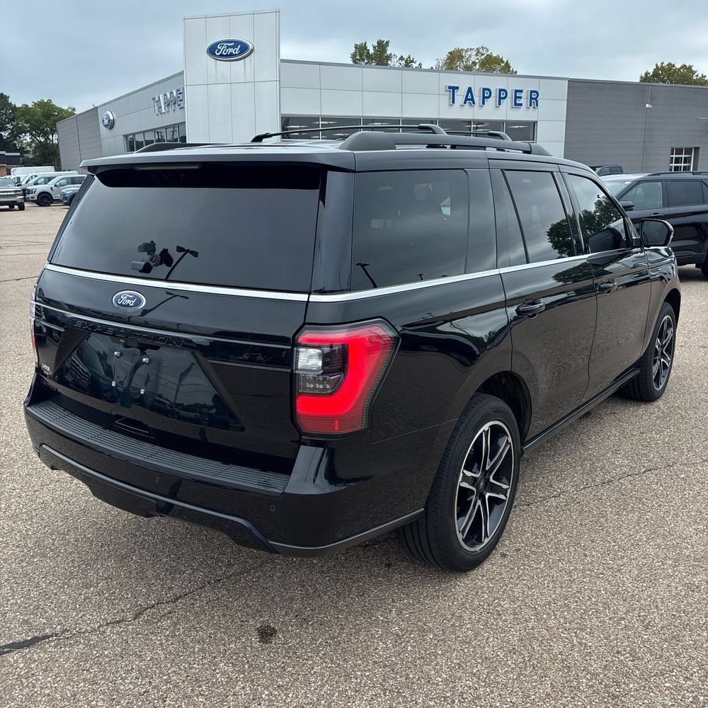 Used 2019 Ford Expedition Limited w/ Equipment Group 303A AWD/4WD image 3