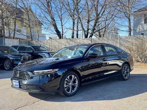 Used 2023 Honda Accord EX image 2