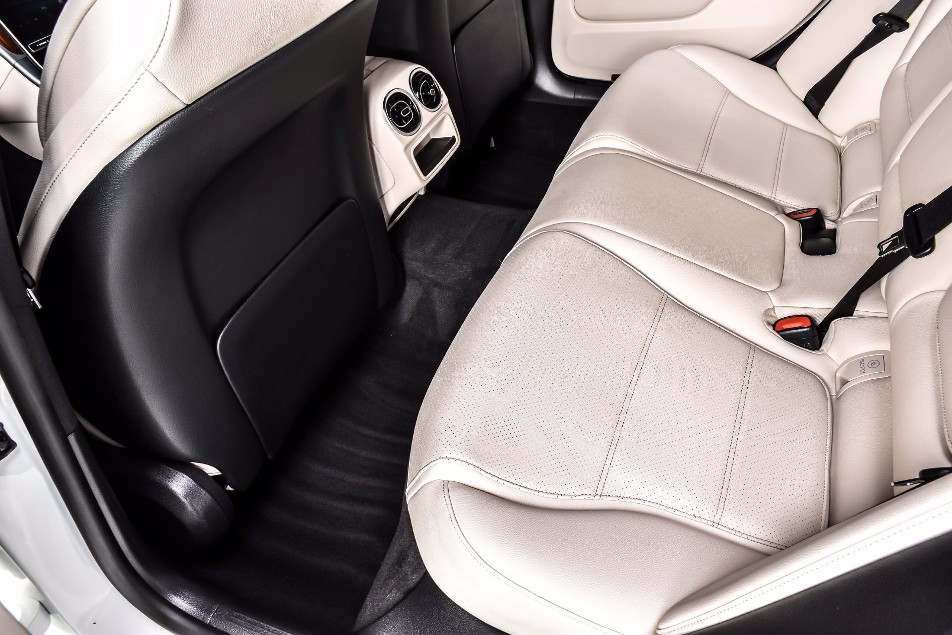 Used 2023 Mercedes-Benz C 300 4MATIC Sedan image 18