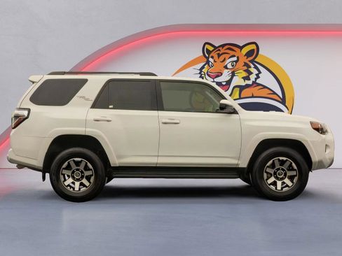 Used 2024 Toyota 4Runner TRD Off-Road AWD/4WD image 4