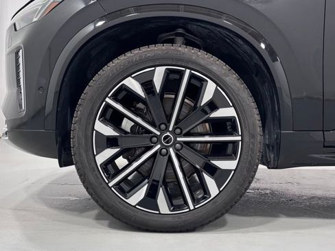 Certified 2026 Volvo XC90 B6 Plus AWD/4WD image 30