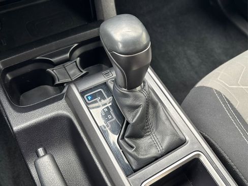 Used 2022 Toyota Tacoma TRD Off-Road image 35