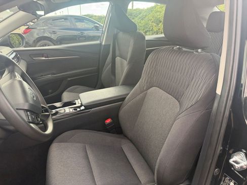 Used 2025 Toyota Camry LE image 64