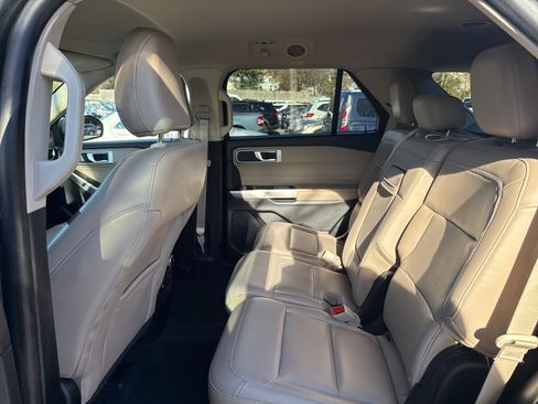 Used 2022 Ford Explorer XLT w/ Equipment Group 202A image 24