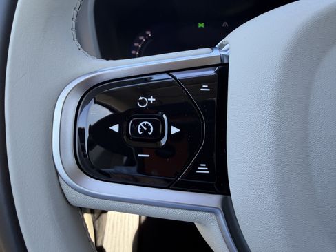 New 2026 Volvo XC60 T8 Ultra w/ Protection Package Premier image 30