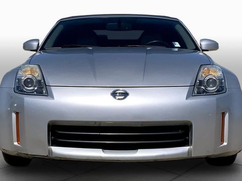 Used 2006 Nissan 350Z Touring image 3