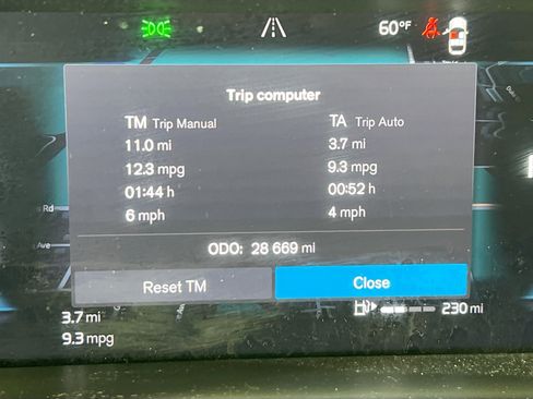 Used 2023 Volvo XC60 B5 Core w/ Protection Package Premier image 12