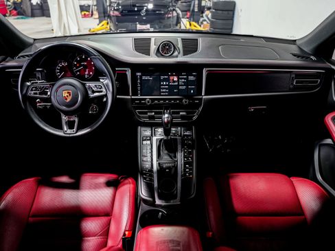 Used 2021 Porsche Macan GTS image 18