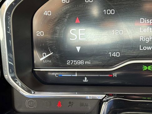 Certified 2025 GMC Sierra 1500 SLT image 28