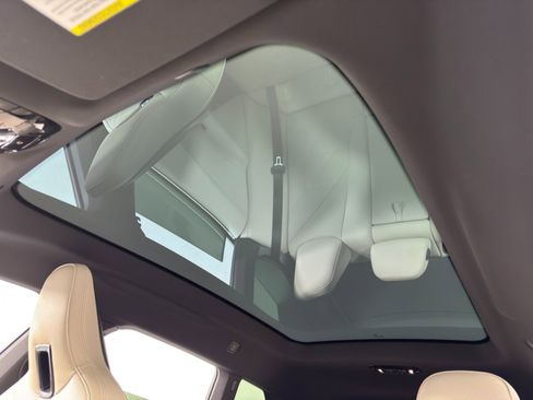 Used 2022 BMW iX xDrive50 w/ Premium Package image 11