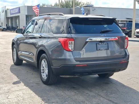 Used 2024 Ford Explorer XLT image 3