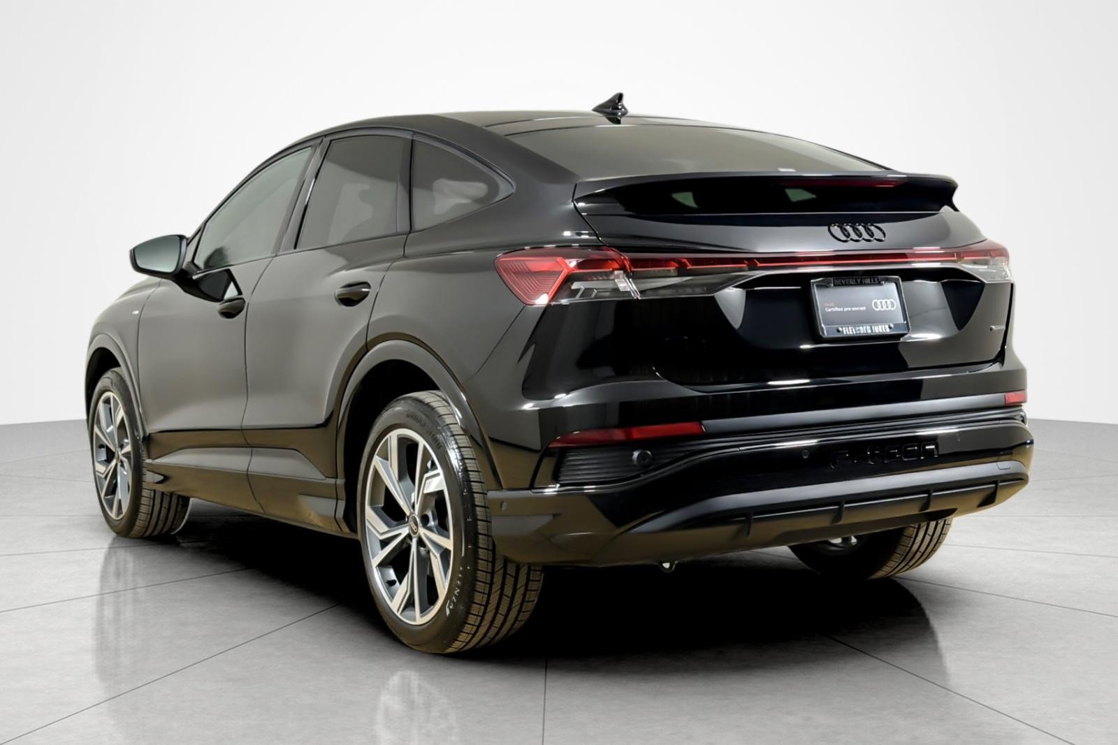 Certified 2024 Audi Q4 e-tron Premium Plus AWD/4WD image 3