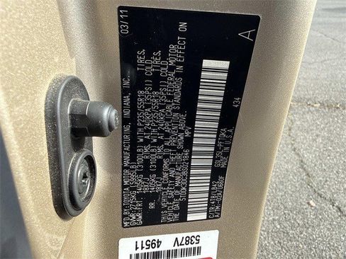 Used 2011 Toyota Sienna XLE image 30