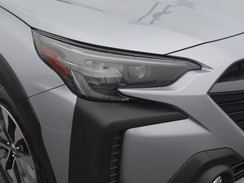 Certified 2025 Subaru Outback Limited image 3