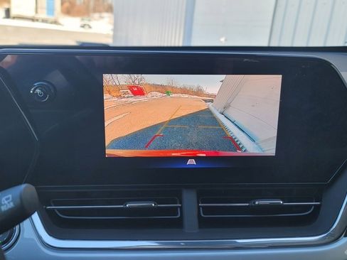 Used 2025 Chevrolet Trax LT w/ Driver Confidence Package image 11