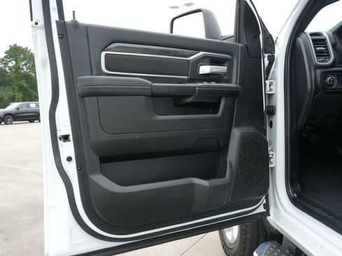 Used 2024 RAM 2500 Big Horn AWD/4WD image 17
