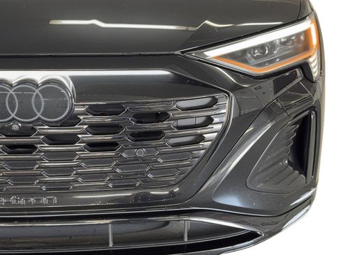 Used 2024 Audi Q8 e-tron Prestige w/ Prestige Package image 11