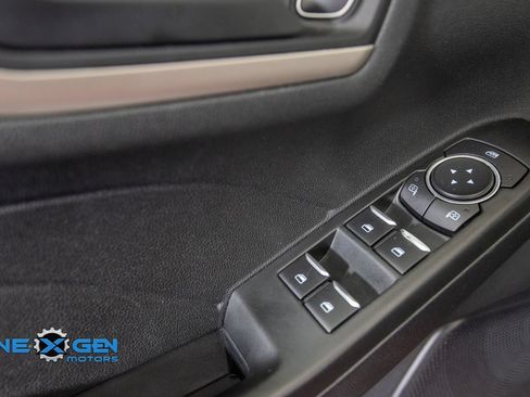 Used 2022 Ford Escape SE w/ SE Sport Appearance Package FWD image 12