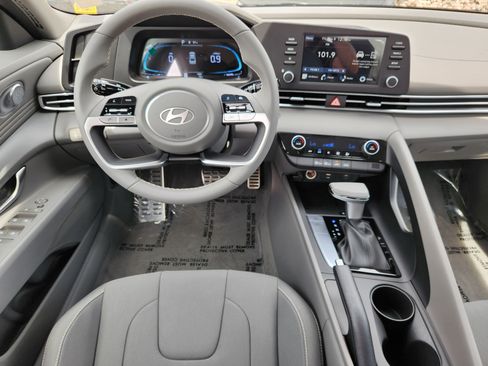 New 2025 Hyundai Elantra Sport image 11