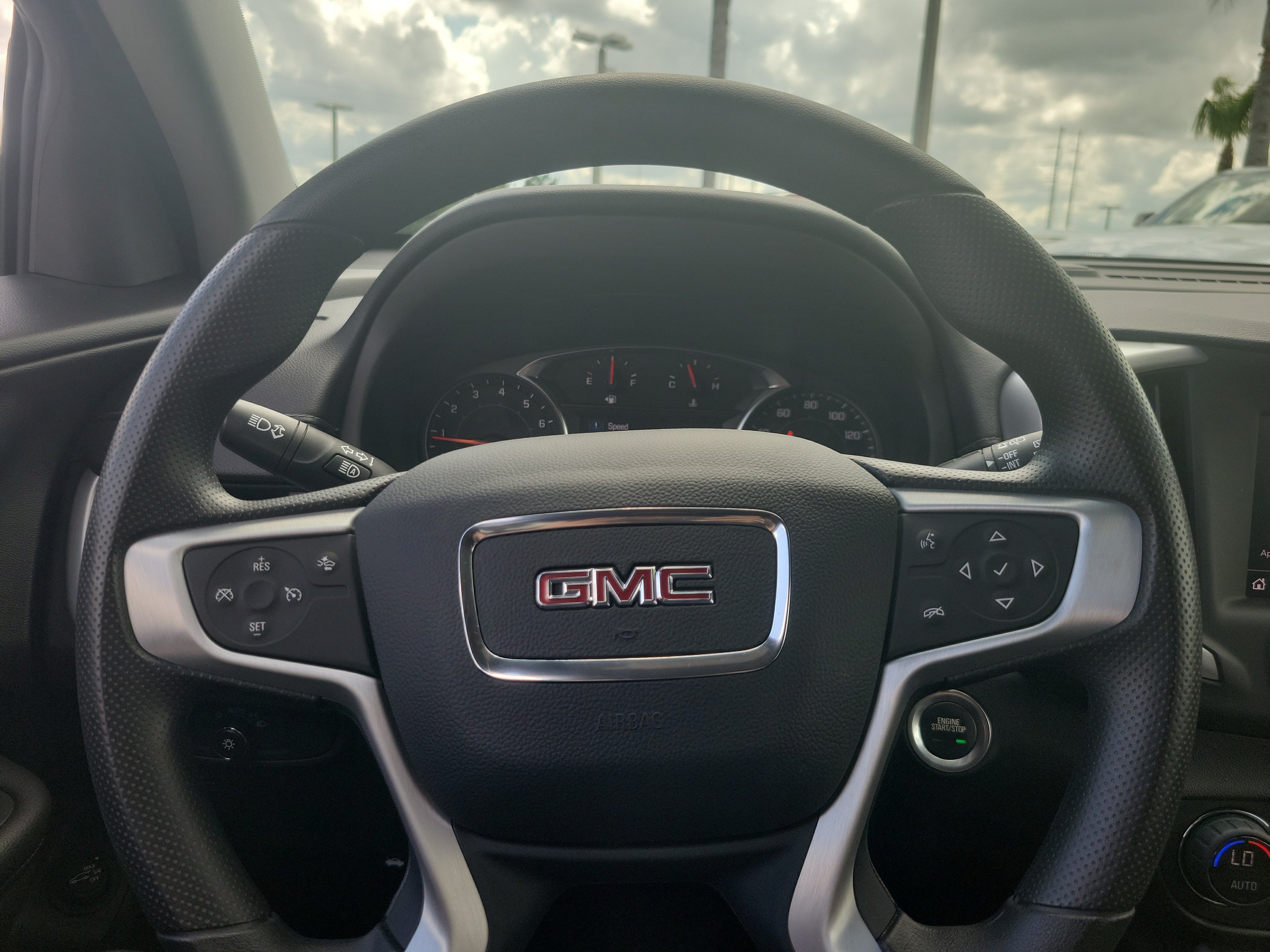 Used 2023 GMC Terrain SLE w/ Driver Convenience Package FWD image 23