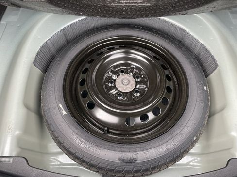 Used 2025 Toyota Camry SE image 31