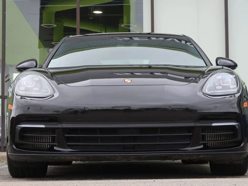 Used 2018 Porsche Panamera 4S image 3
