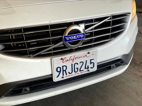 Used 2018 Volvo S60 T5 Inscription image 28