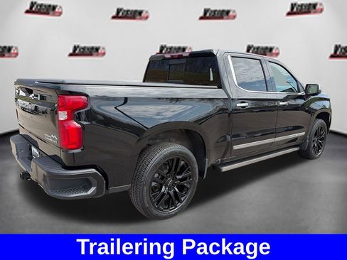 Used 2023 Chevrolet Silverado 1500 High Country w/ High Country Premium Package AWD/4WD image 9