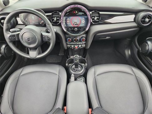 Used 2022 MINI Cooper 2-Door Hardtop image 19