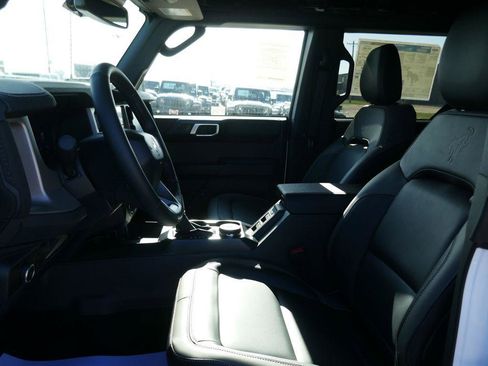 New 2026 Ford Bronco Outer Banks w/ Black Appearance Package image 13