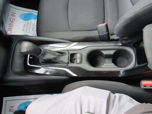 Used 2022 Toyota Corolla LE FWD image 20