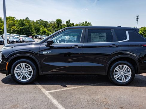 New 2025 Mitsubishi Outlander ES image 8