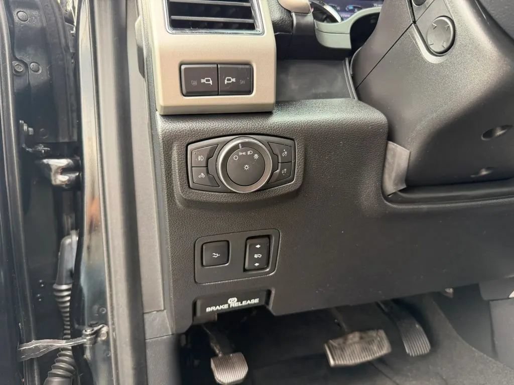 Used 2021 Ford F350 Lariat AWD/4WD image 26
