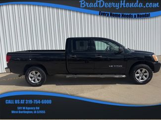 Used 2010 Nissan Titan SE image 1