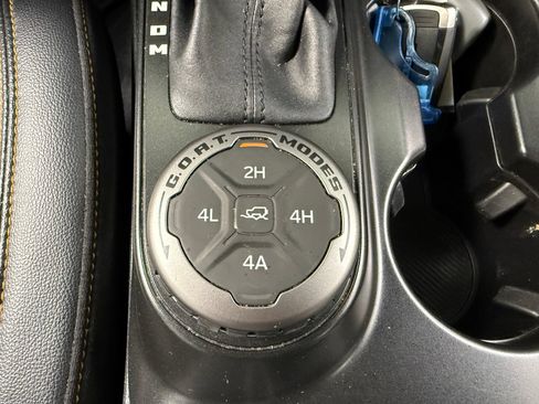 Used 2023 Ford Bronco 4-Door AWD/4WD image 28
