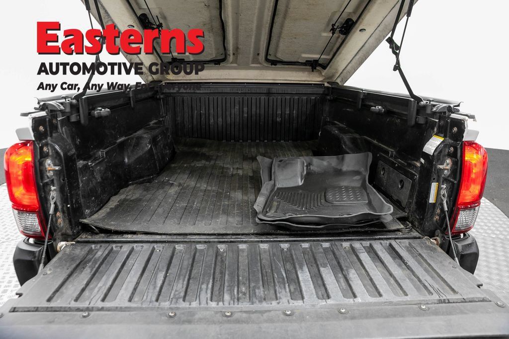 Used 2020 Toyota Tacoma SR RWD image 11