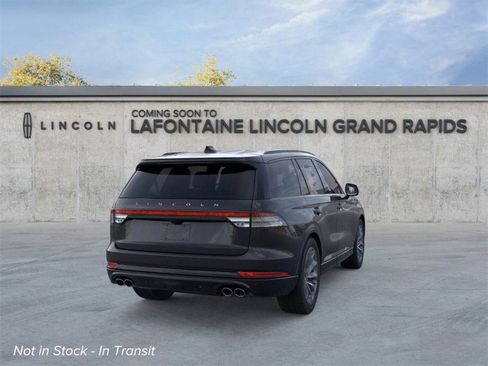 New 2026 Lincoln Aviator Premiere image 8