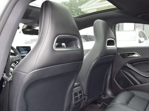 Used 2019 Mercedes-Benz CLA 250 4MATIC image 33