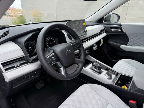 New 2025 Mitsubishi Outlander SEL image 20