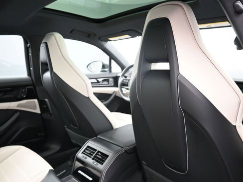 Used 2025 Porsche Panamera 4 image 7