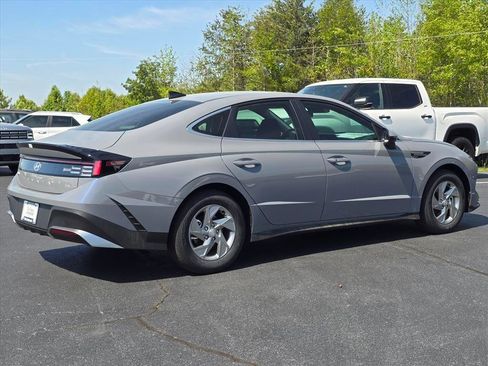 New 2026 Hyundai Sonata SE FWD image 3