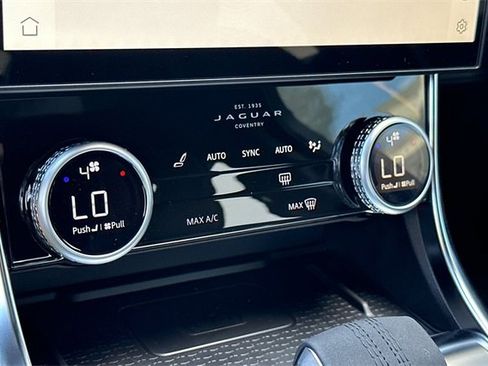 New 2024 Jaguar XF R-Dynamic SE image 19