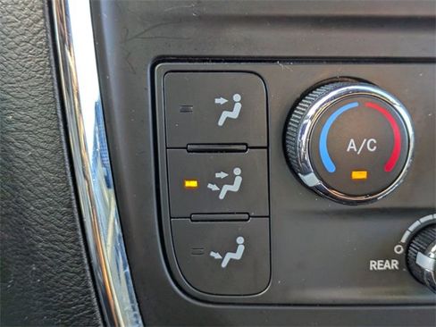 Used 2017 Dodge Grand Caravan SE image 19