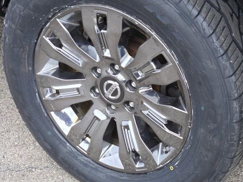 Used 2019 Nissan Titan Platinum Reserve AWD/4WD image 14