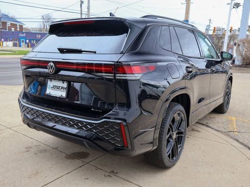 New 2026 Volkswagen Tiguan SE R-Line image 5
