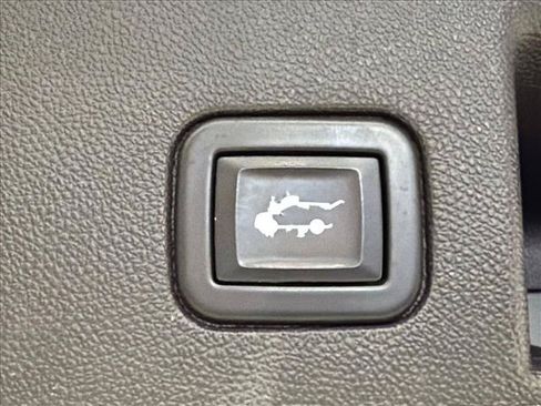 Used 2023 Chevrolet Equinox RS FWD image 20